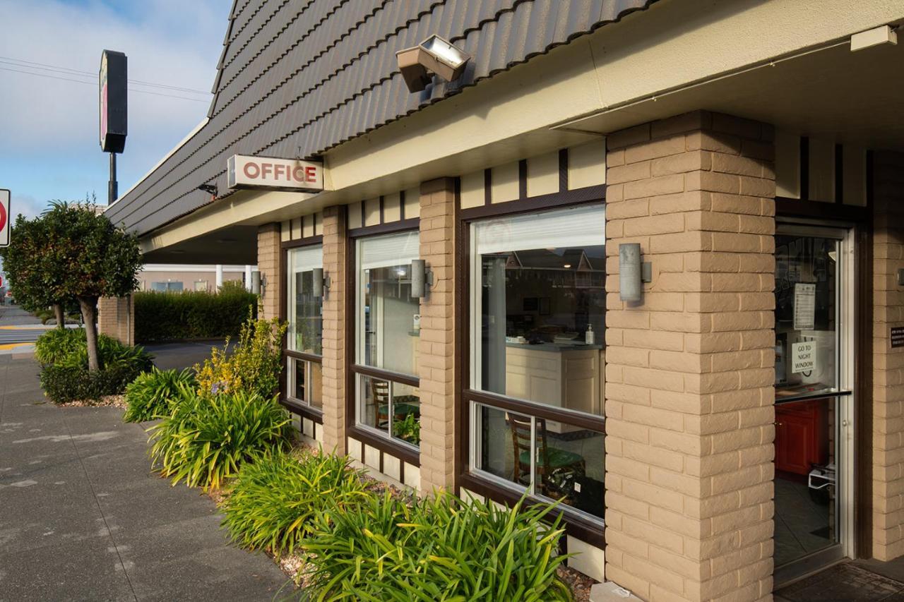 Super 8 by Wyndham Eureka Hotel Eksteriør billede