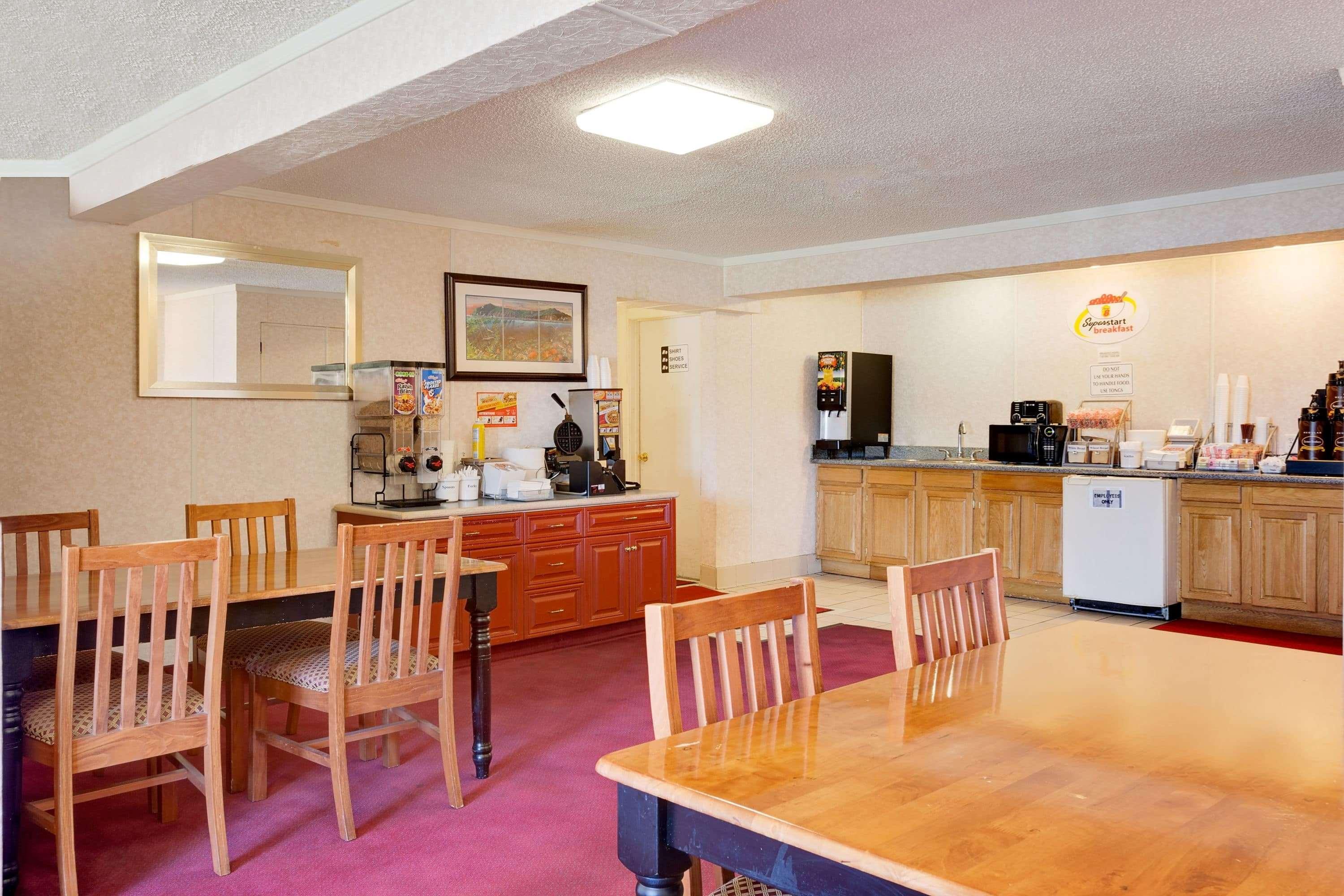 Super 8 by Wyndham Eureka Hotel Eksteriør billede